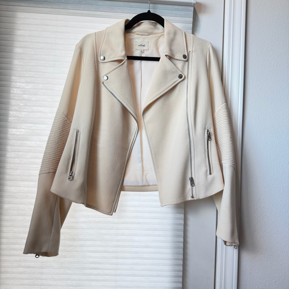 Aritzia - Wilfred Moto Fabric Biker Jacket in size 8(M) Creamy white (ecru)